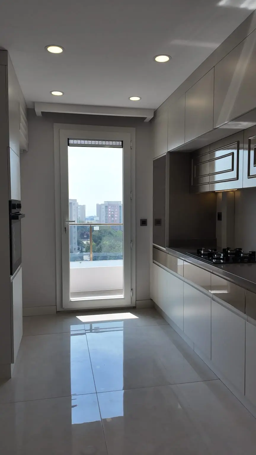 Fitted kitchen